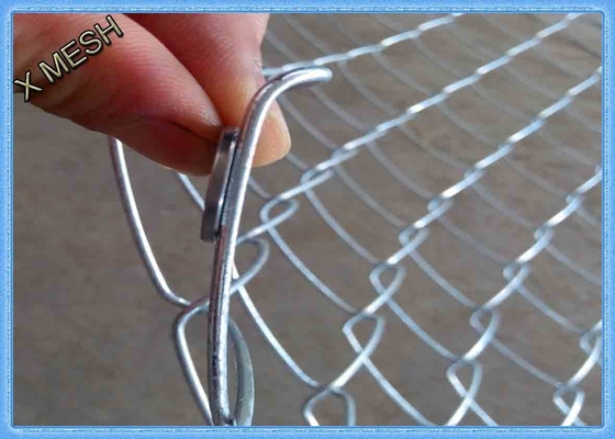Vải hàng rào liên kết chuỗi mạ kẽm nặng, tấm hàng rào dây xoắn 50 X 50mm