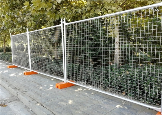 Hàng rào lưới tạm thời bền 2,4 * 2.1m Hàng rào lưới hàn có thể tháo rời