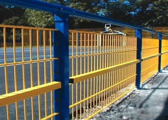 Hàng rào an ninh Tấm lưới hàn PVC hoặc bột phun cho tòa nhà thương mại