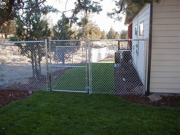 Hàng rào liên kết mạ kẽm cho hàng rào sân