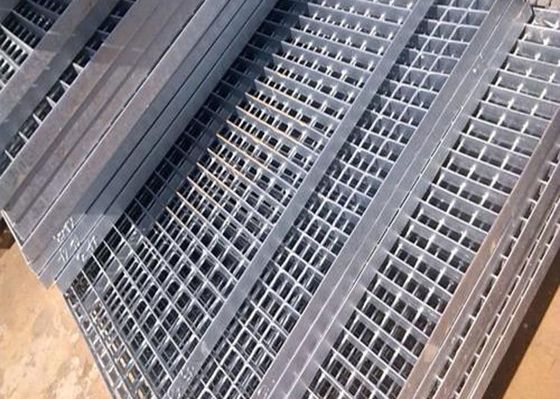 Lưới kim loại đục lỗ HDG Cầu thang lưới thép có giá đỡ bảo đảm