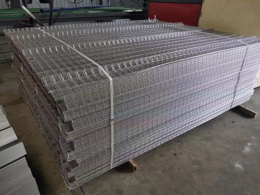 1.2x2.4m Curved Metal hàng rào bảo mật màu xanh lá cây hàn lớp phủ PVC