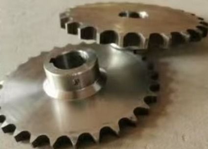 DIN Sprocket 24B 28B 32B bánh xích với răng 10mm và vật liệu C45