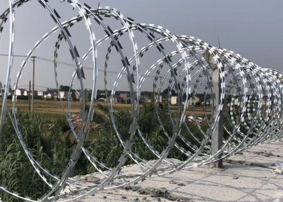 Bto22 Razor Concertina Coil Đường kính 450mm Có gai