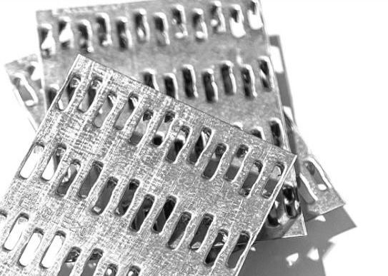13.5mm Chiều dài của Spikes chống chia tấm kim loại tấm móng 1mm mạnh mẽ