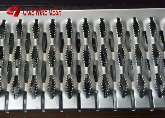 Tấm lưới mạ kẽm nhúng nóng Strut Tấm lưới kim loại đục lỗ Lưới bạc