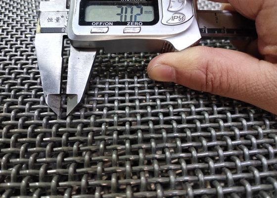 Màn hình rung lưới cát 65mm dây uốn 1,5m X 1,95m