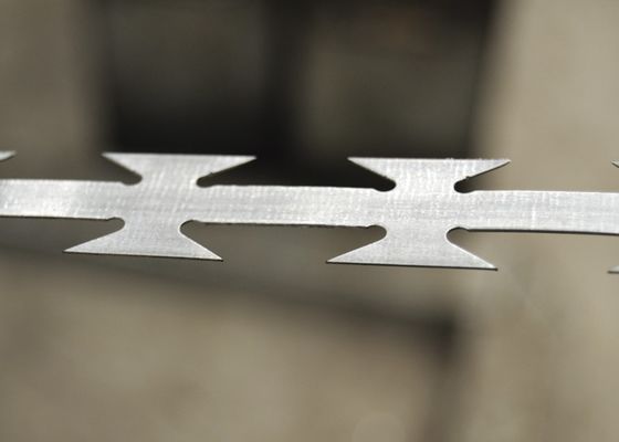 Sợi dây thép gai galvanized bảo vệ an ninh Stainless Steel sợi dây cưa