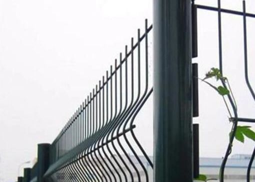 PVC phủ galvanized hàn 3D uốn cong cong sợi lưới hàng rào