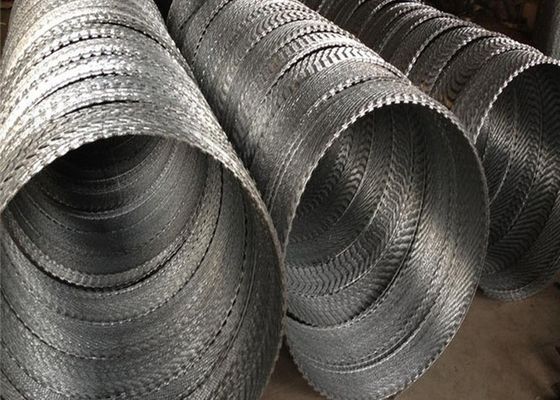 Hot Dip Galvanized High Security Cbt-65 Razor Barbed Wire Concertina Wire Cho hàng rào dây