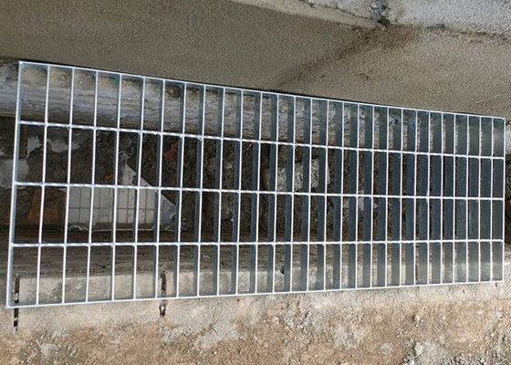 1005 X 600 Lb Hot Dip Galvanized Floor Grating And Stair Tread Grating cho nước ngoài