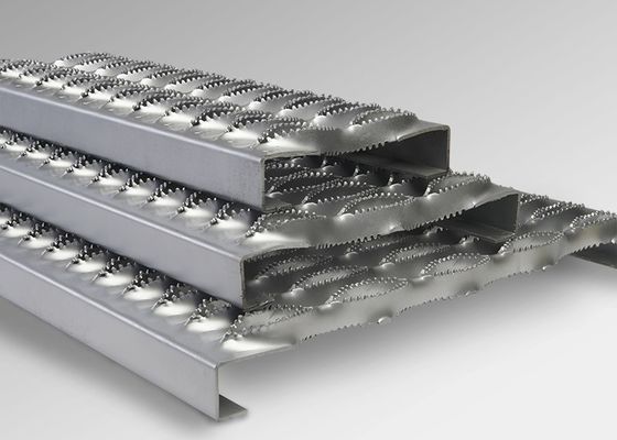 Max 6000mm Thường xuyên cầm tay Strut Walkway cho cầu thang bước đi Ramp và boong
