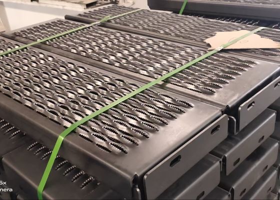 5 Diamonds Walkway Channel Grip Strut Grating Tấm kim loại đục lỗ Lưới chống gỉ