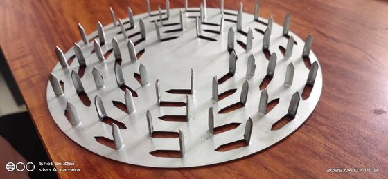 50mm chiều rộng chống chia tấm hình chữ nhật một bên gai kim loại tấm móng