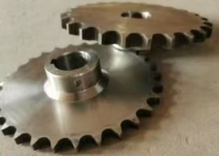 DIN Sprocket 24B 28B 32B bánh xích với răng 10mm và vật liệu C45