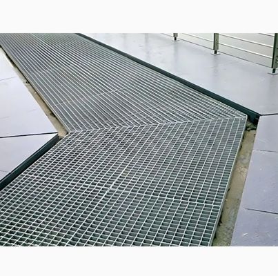 FRP Walkway GRP Grating Với Độ dày 25mm Và Kích thước 38X38X38mm Được làm từ sợi thủy tinh