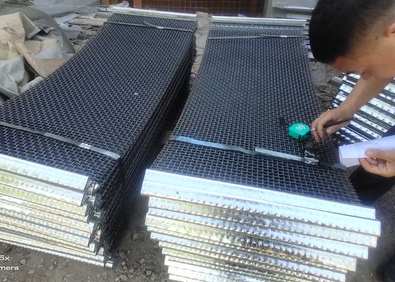 Quarry / Máy nghiền đá Crimped Sand Máy rung 1.5 * 2M Kích thước Bằng Chứng