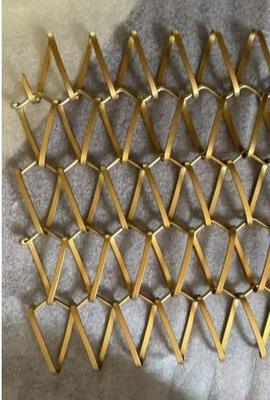 Tấm lưới kim loại xoắn ốc 3mm trang trí bằng đồng thau satin cho rèm