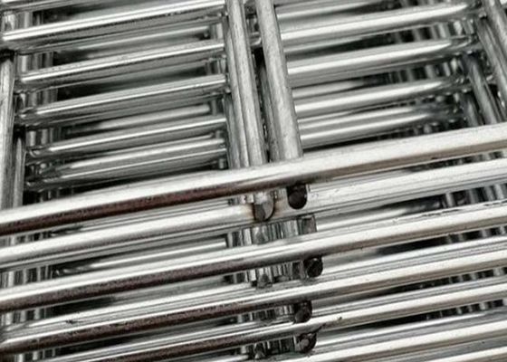 Bảng điều khiển hàng rào cong 3D phủ PVC Hàng rào uốn tam giác >= 100 mét vuông