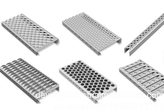 Chống ăn mòn nặng miệng cá sấu lỗ ghim an toàn Chân thắt hàn chống trượt Grating cho các nhà máy lọc dầu / điện