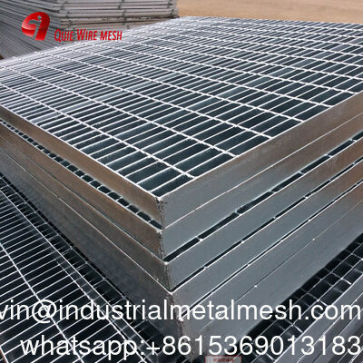 Thép kẽm 15/20/30/34.3/40/60mm Đường đệm Pitch Drain Perforated Steel Grating