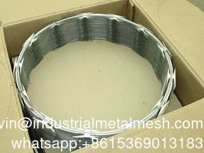 Dây thép gai mạ kẽm cuộn 900mm Bto-22 cho các giải pháp hàng rào an toàn