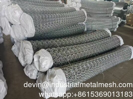Dây thép carbon thấp mạ kẽm phủ PVC 60*60mm hàng rào mắt cáo