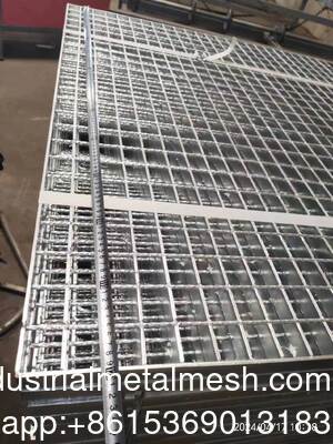 Nhà cung cấp Lưới thép hàn có răng cưa Trung Quốc Lưới thép có răng cưa HDG