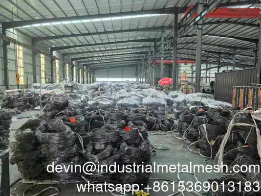 Những chướng ngại vật thép không rõ ràng Putanka MZP với đường viền 10m