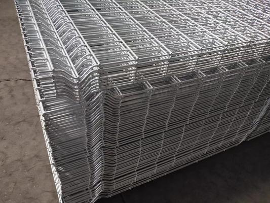 Hàng rào lưới thép uốn cong 1,5m 3d sơn tĩnh điện