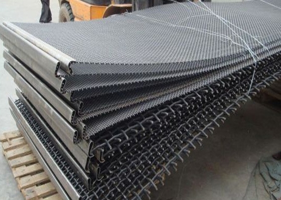 Lưới màn hình rung uốn hình vuông bằng sắt đen 1,5mx1,95m