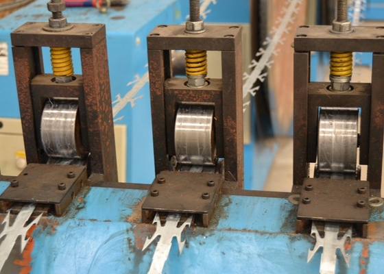 Bto22 Flat Loop Cross Type Thép không gỉ Dao cạo lỗ vuông