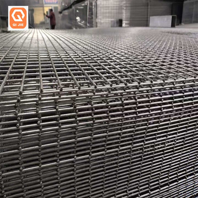 Bảng điều khiển hàng rào cong 3D phủ PVC Hàng rào uốn tam giác >= 100 mét vuông