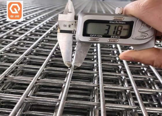 Lưới hàn bạc 2,4mx5,8m mạ kẽm / tráng nhựa PVC