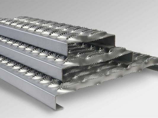 Tấm ván kim loại đục lỗ có răng cưa S235 có rãnh chịu lực nặng cho lối đi
