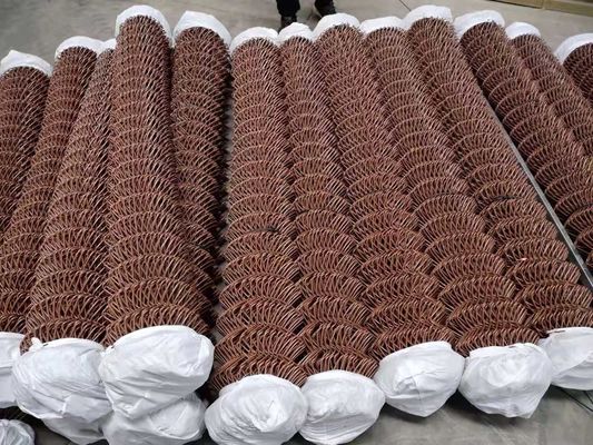 Hàng rào lưới lốc xoáy mạ kẽm nhúng nóng 5mm cuộn 8 Ft