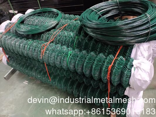 Nhà sản xuất Trung Quốc Hàng rào liên kết chuỗi mạ kẽm với dây thép gai