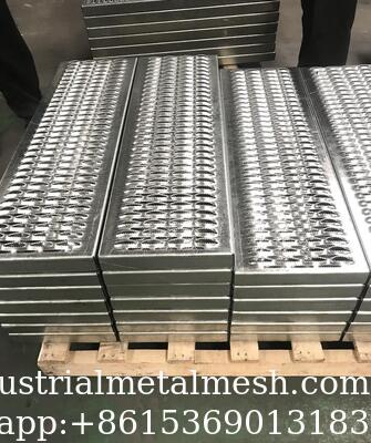 Tấm lưới chống trượt nhôm đục lỗ cho lối đi trên mái, hành lang, lối đi