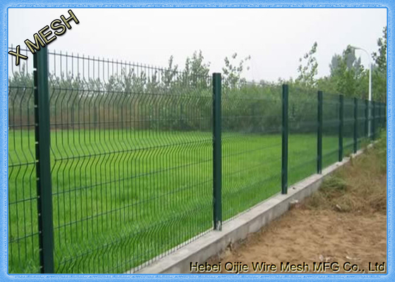 Bảng điều khiển hàng rào dây thép mạ kim loại hàn cong cho vườn