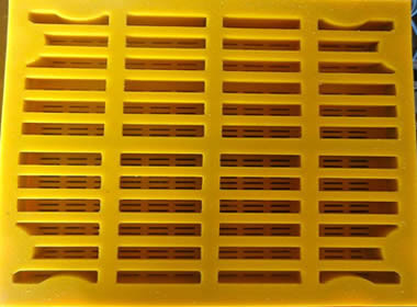 Tấm màn hình polyurethane PU lưới màu vàng có móc cho tôi rung