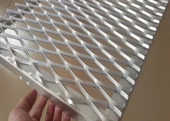 Bột trang trí nội thất Nhôm Lưới kim loại mở rộng cho mặt tiền tòa nhà
