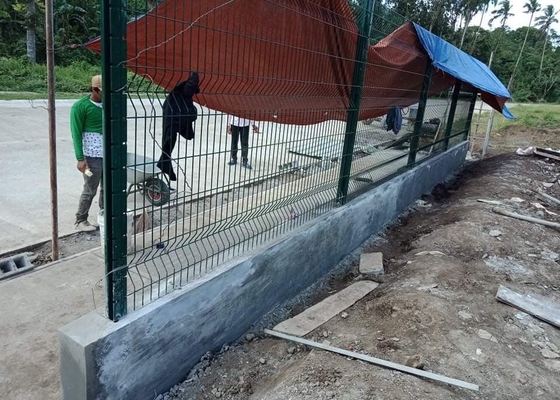 Hàng rào bột tráng 3D cong kim loại Hàng rào dây lưới
