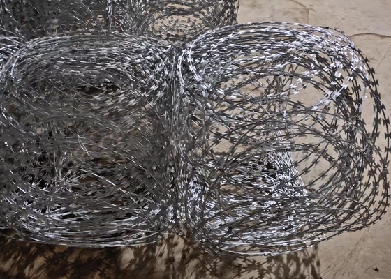 Đường kính 800mm Concertina Razor Wire Flat Wrap Bto-20